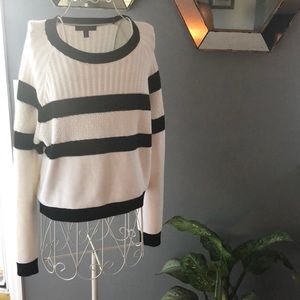 Banana Republic crop white & black sweater
